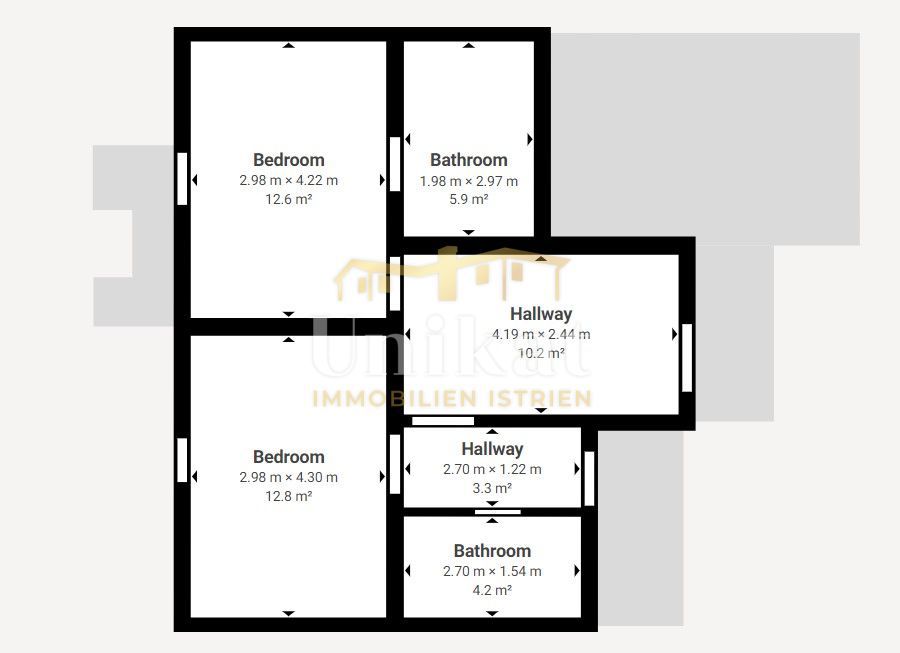 Čudovita dvojna hiša s bazenom